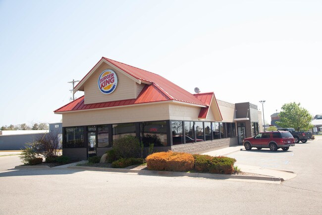 More details for 103 S Nicolet St, Mackinaw City, MI - Retail for Lease