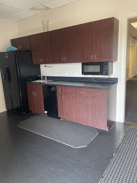 1710 E Arlington Blvd, Greenville, NC à louer - Photo intérieure - Image 3 de 28