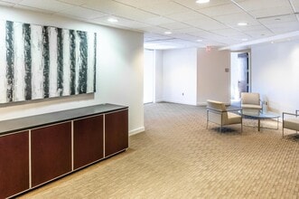 8100 Boone Blvd, Vienna, VA à louer Photo du bâtiment- Image 2 de 2