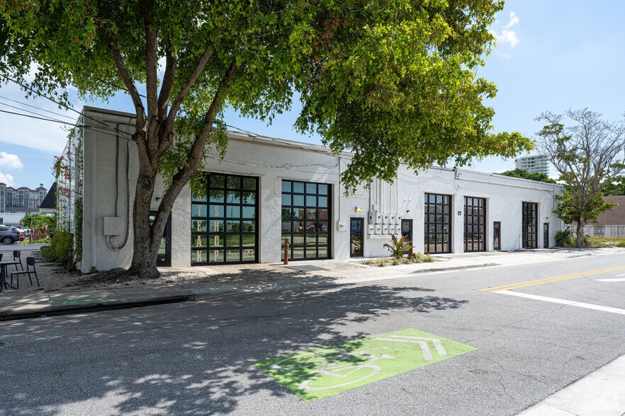 500-502 Palm St, West Palm Beach, FL for lease - Building Photo - Image 2 of 7