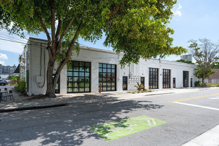 500-502 Palm St, West Palm Beach, FL à louer - Photo du bâtiment - Image 2 de 7