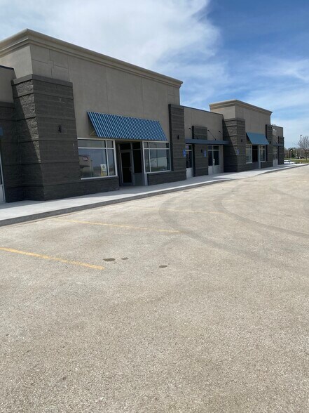 4720 W Huntington Ave, Lincoln, NE à louer - Photo du bâtiment - Image 3 de 5