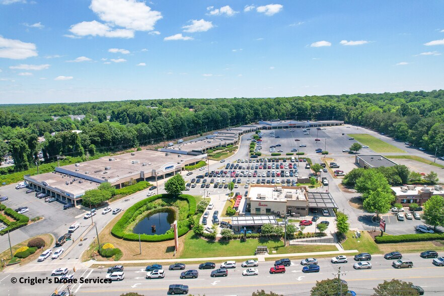 3716-3728 Battleground Ave, Greensboro, NC for lease - Building Photo - Image 3 of 18