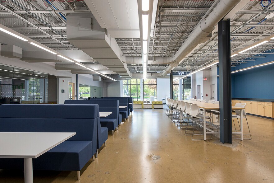 28500 Clemens Rd, Westlake, OH à louer - Photo intérieure - Image 3 de 18