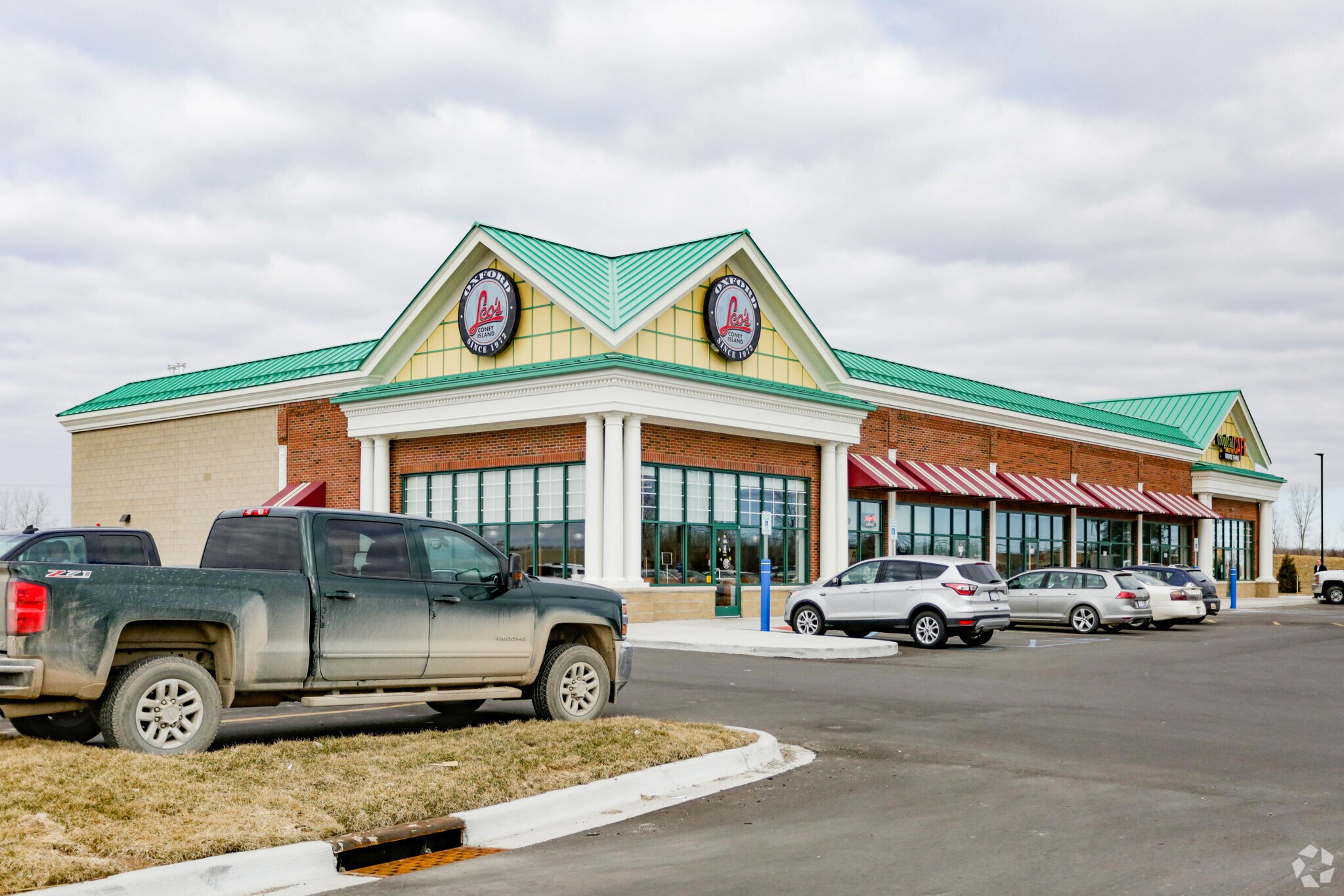 565-595 N Lapeer Rd, Oxford, MI for lease Building Photo- Image 1 of 4