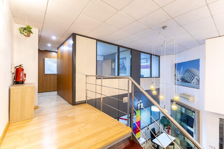 Retail in València, Valencia for sale - Interior Photo - Image 3 of 32
