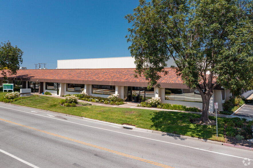 181-185 Constitution Dr, Menlo Park, CA à louer - Photo principale - Image 1 de 7