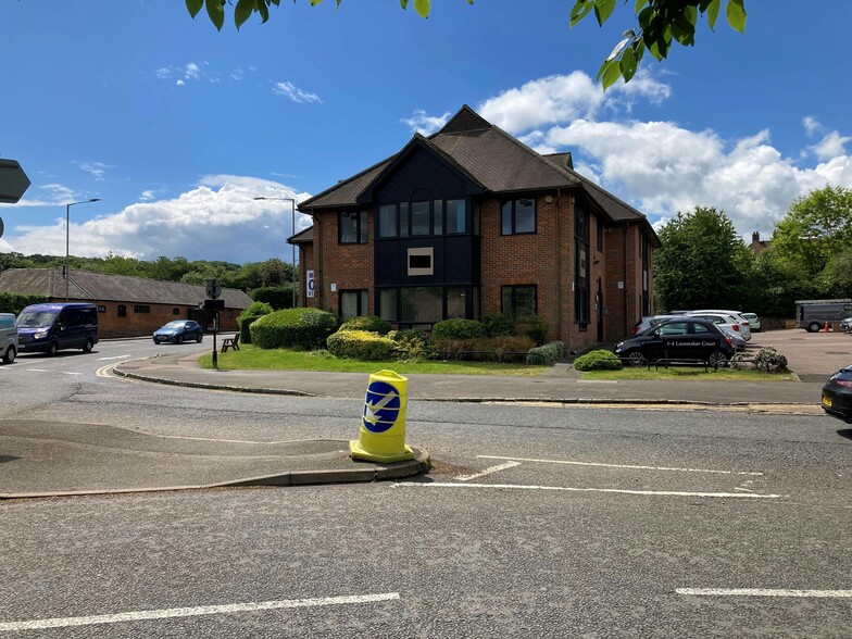 London Rd, Amersham for sale - Building Photo - Image 2 of 4