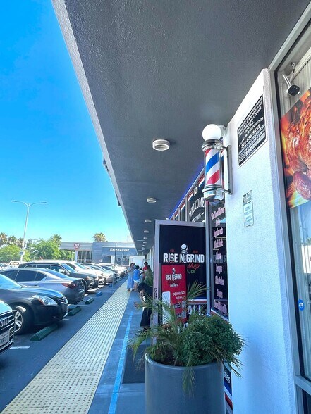 1312-1336 W Rosecrans Ave, Gardena, CA à louer - Photo du bâtiment - Image 3 de 4
