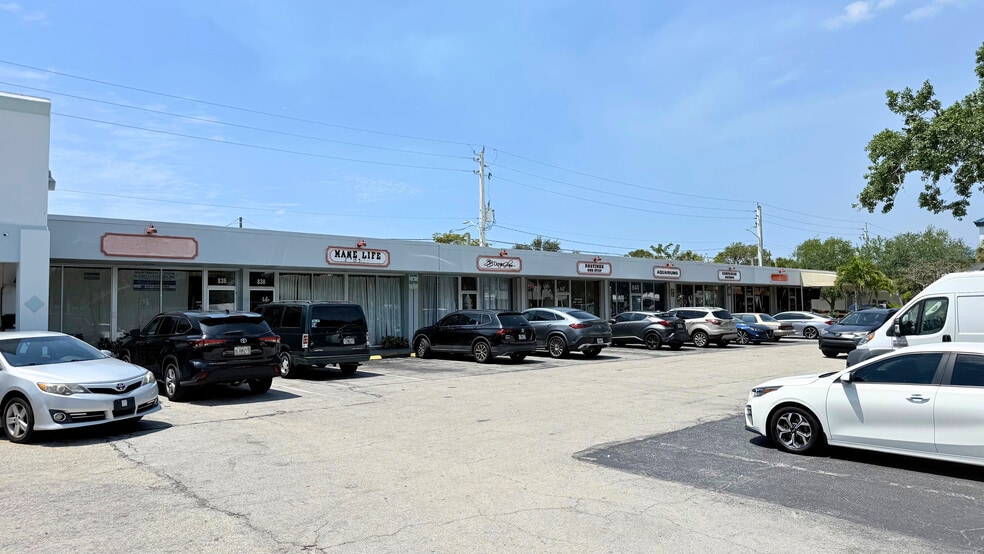 836-850 Park Ave, Lake Park, FL for sale - Building Photo - Image 3 of 4