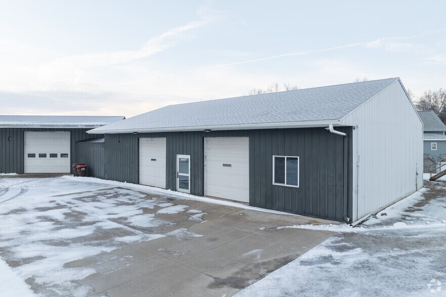 14177 US Highway 12 SW, Cokato, MN à vendre - Photo du bâtiment - Image 2 de 2