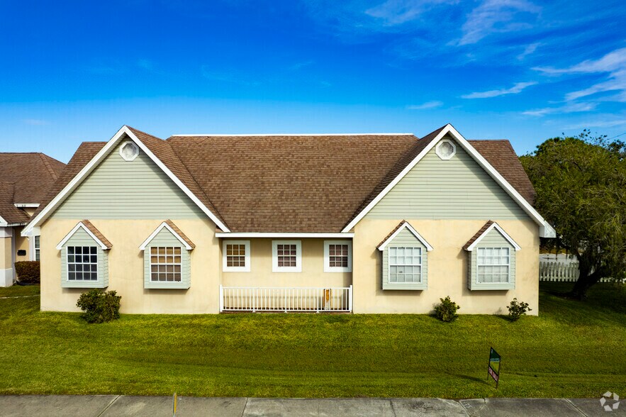 504 E Baker St, Plant City, FL à louer - Photo du bâtiment - Image 3 de 9