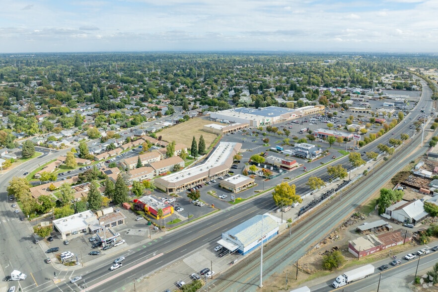 8363-8383 Folsom Blvd, Sacramento, CA for sale - Aerial - Image 2 of 3