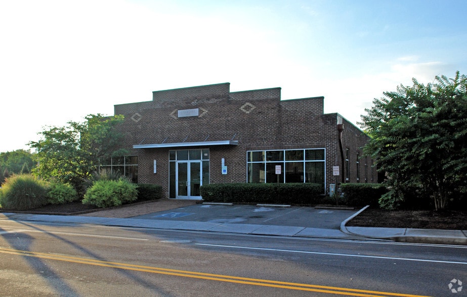 108 E Church Ave, Maryville, TN for lease - Building Photo - Image 3 of 5