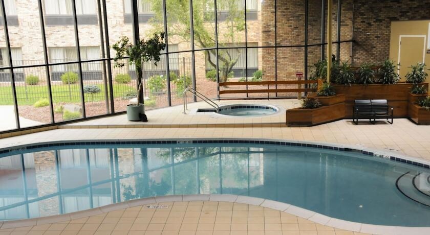 5820 Franklin St, Michigan City, IN à vendre - Photo du bâtiment - Image 2 de 25