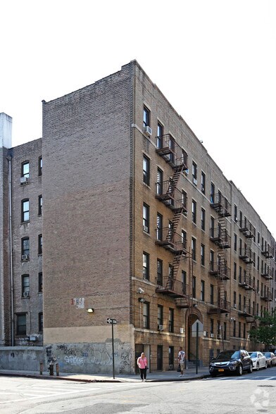 72-74 Ellwood St, New York, NY à vendre - Photo du bâtiment - Image 2 de 7