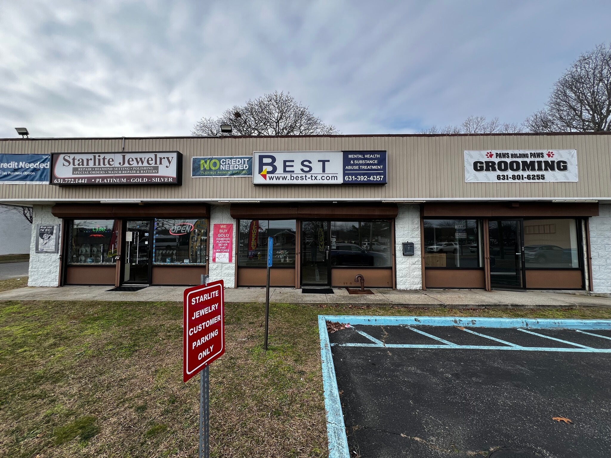 162 Margin Dr, Shirley, NY à louer Photo du bâtiment- Image 1 de 6