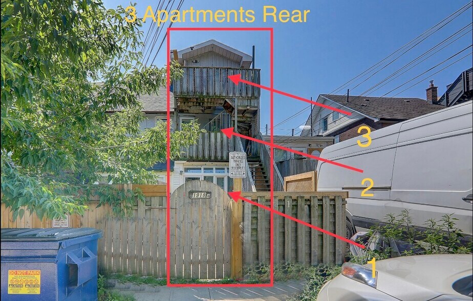 1918 Queen St E, Toronto, ON à vendre - Photo du bâtiment - Image 2 de 8