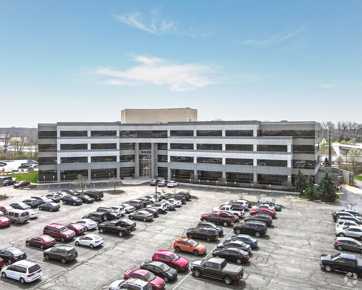 9025 N River Rd, Indianapolis, IN à louer - Photo du bâtiment - Image 3 de 10