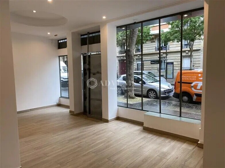 Immeuble residentiel dans Paris à vendre - Photo intérieure - Image 2 de 4