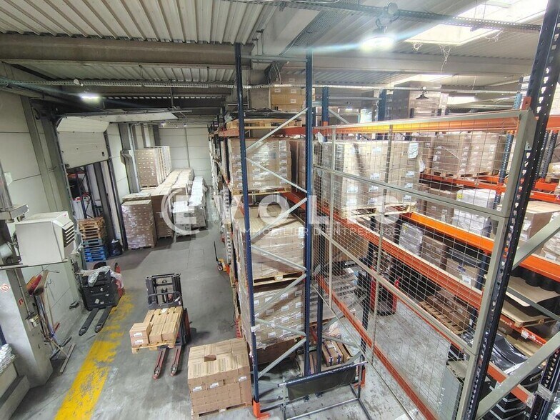 Flex in Rosny-sous-Bois for lease - Interior Photo - Image 2 of 9