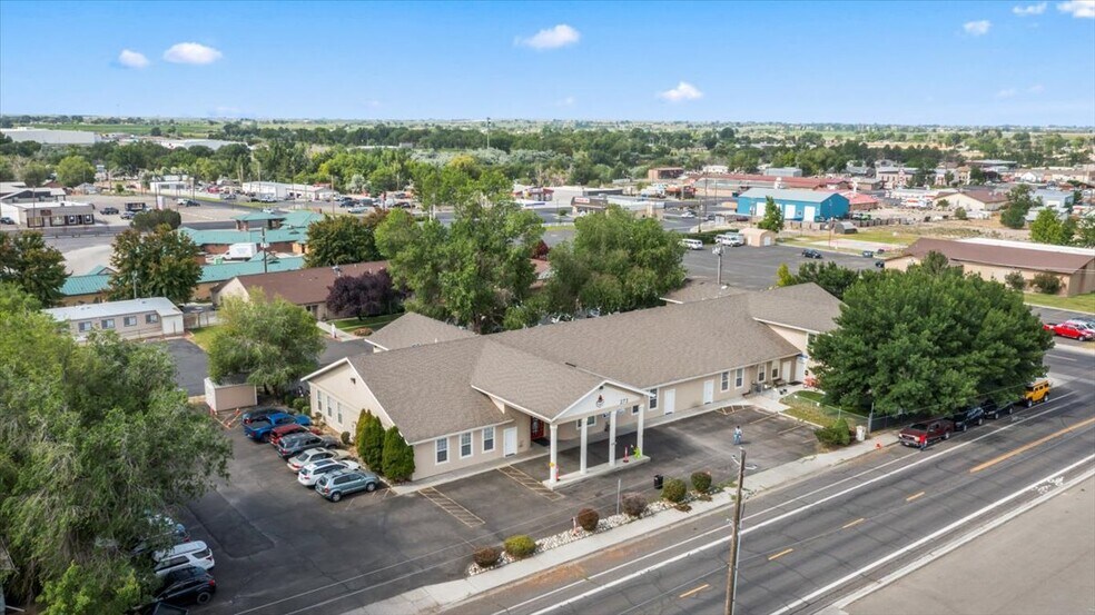 273 Shoup Ave W, Twin Falls, ID à vendre - Photo du bâtiment - Image 3 de 16