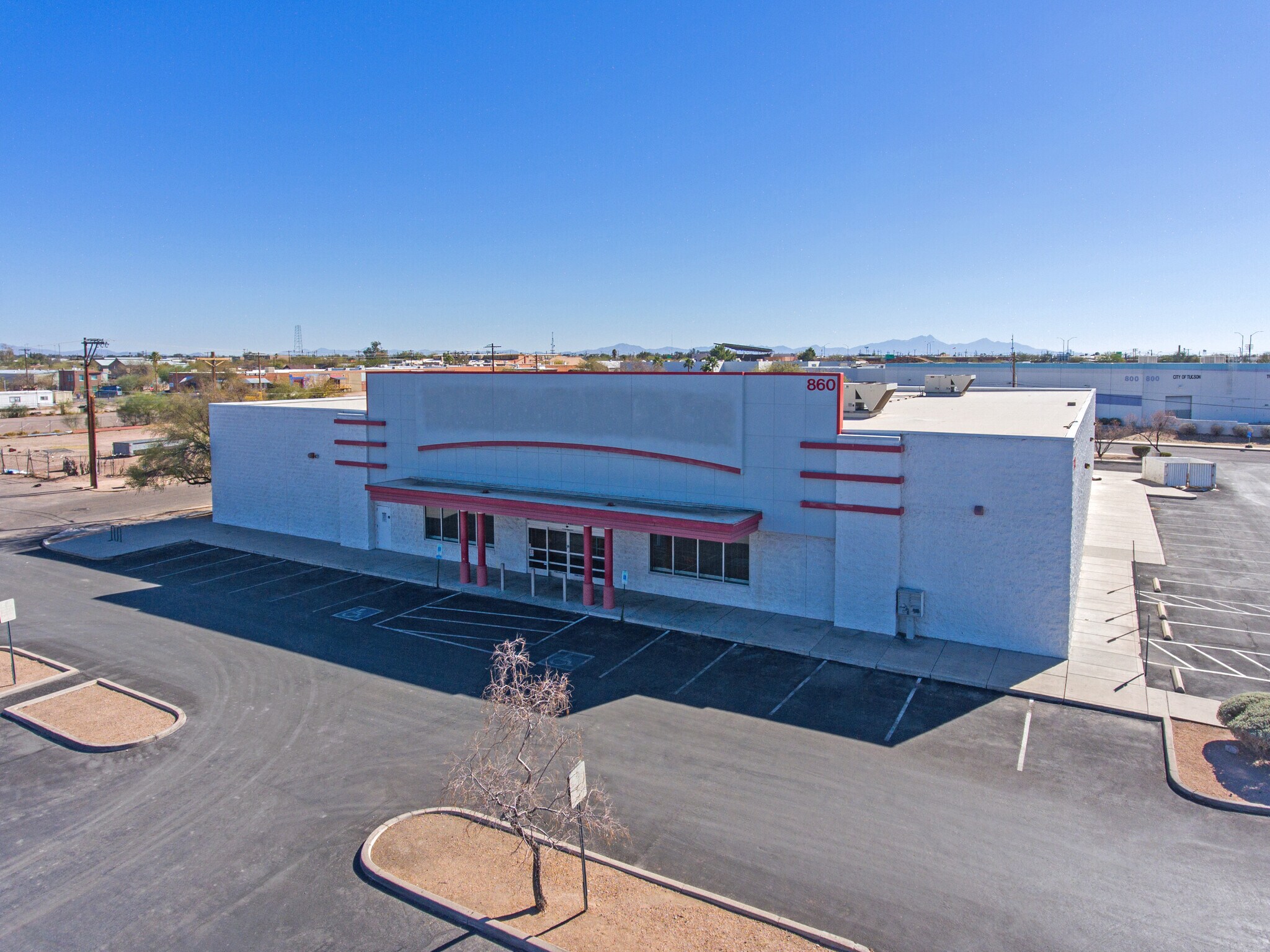 860 E Broadway Blvd, Tucson, AZ à louer Photo du bâtiment- Image 1 de 8