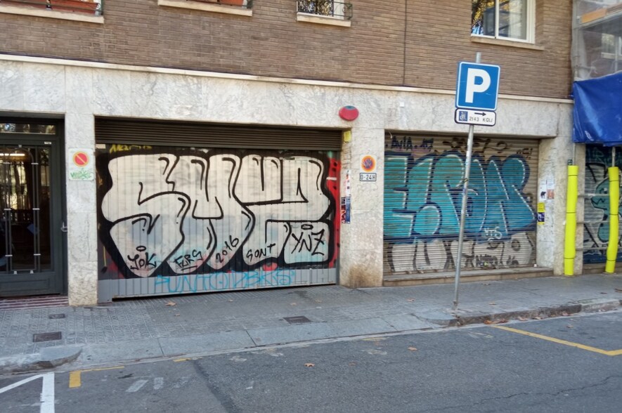 Carrer de Muntadas, Barcelona, Barcelona for sale - Building Photo - Image 1 of 2