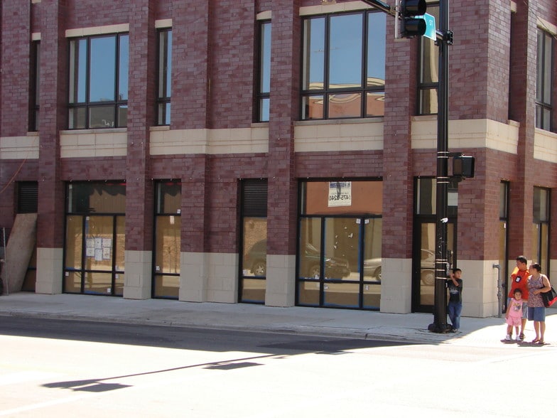 1659 W Chicago Ave, Chicago, IL à vendre - Photo du bâtiment - Image 2 de 44