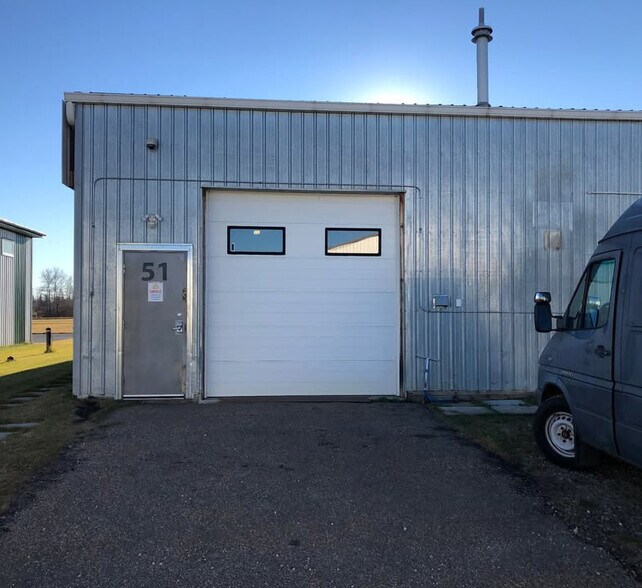 51401 Range Road 221, Sherwood Park, AB à vendre - Photo du bâtiment - Image 3 de 3