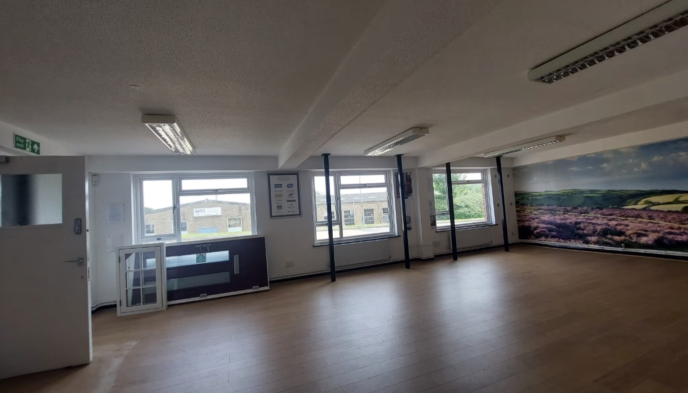 8 Station Road Industrial Estate, Hailsham for lease Interior Photo- Image 1 of 2
