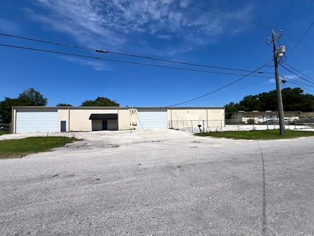 205 Complex Dr, Lakeland, FL for lease - Building Photo - Image 3 of 12