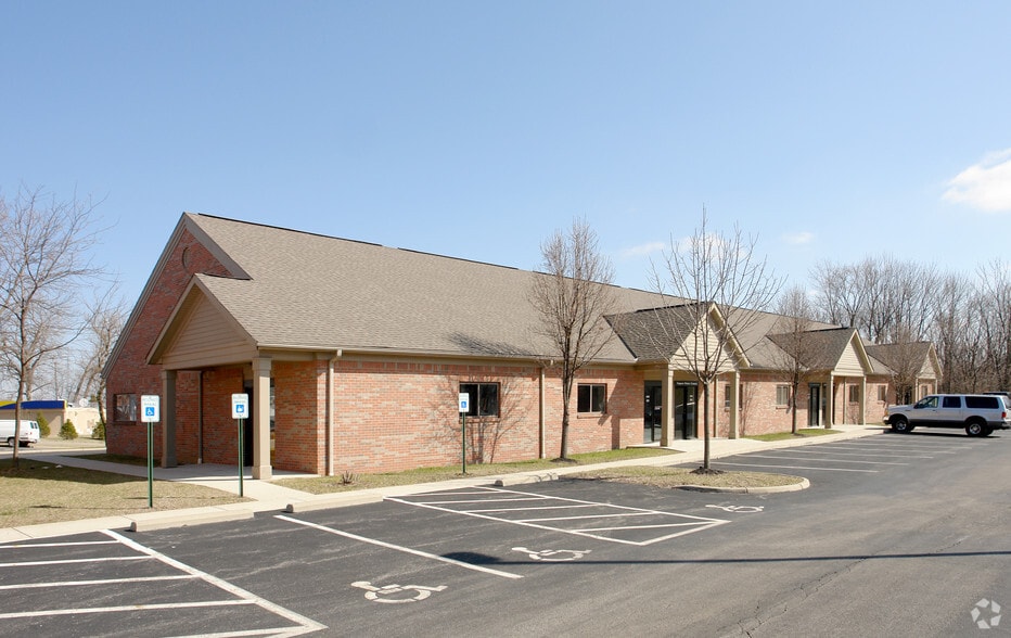 3142 Broadway, Grove City, OH for lease - Primary Photo - Image 1 of 3