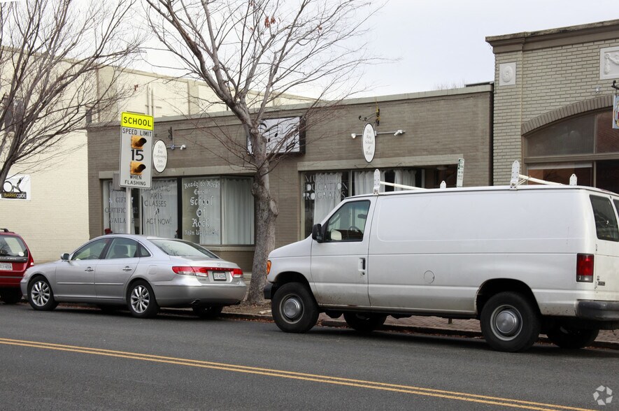 2405-2407 Mt Vernon Ave, Alexandria, VA à vendre - Photo du bâtiment - Image 2 de 3