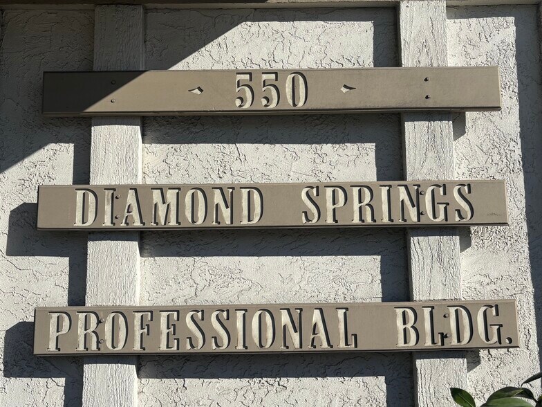 550 Main St, Diamond Springs, CA à vendre - Photo du bâtiment - Image 2 de 12