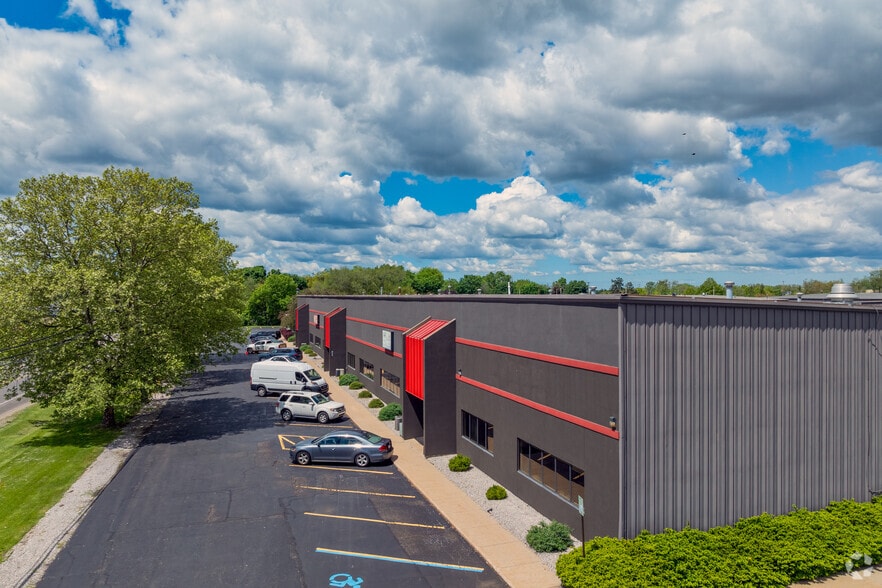 5111-5121 E ML Ave, Kalamazoo, MI for lease - Building Photo - Image 3 of 7