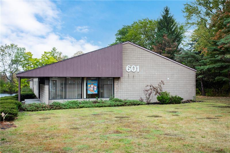 601 Columbia St, Cohoes, NY à vendre - Photo du bâtiment - Image 2 de 18