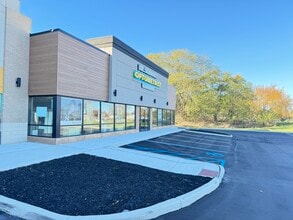 13400-13480 E 15 Mile Rd, Sterling Heights, MI for lease Building Photo- Image 2 of 9