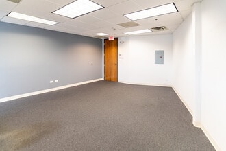 1020 Milwaukee Ave, Deerfield, IL à louer Photo intérieure- Image 2 de 5