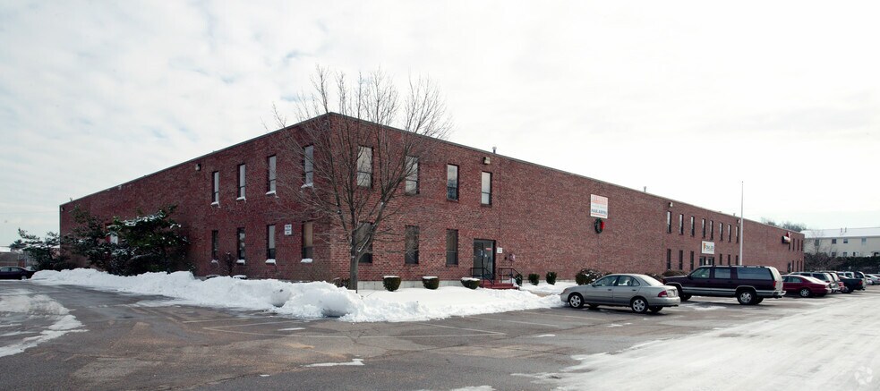 128-140 York Ave, Randolph, MA à louer - Photo du bâtiment - Image 2 de 11