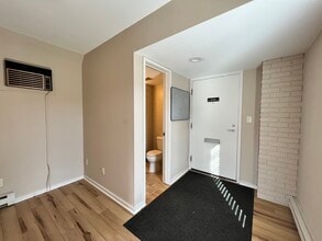 1817 W Stadium Blvd, Ann Arbor, MI à louer Photo intérieure- Image 2 de 6