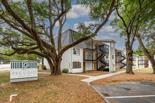 More details for 100 Redwood Cir, Pensacola, FL - Multifamily for Auction