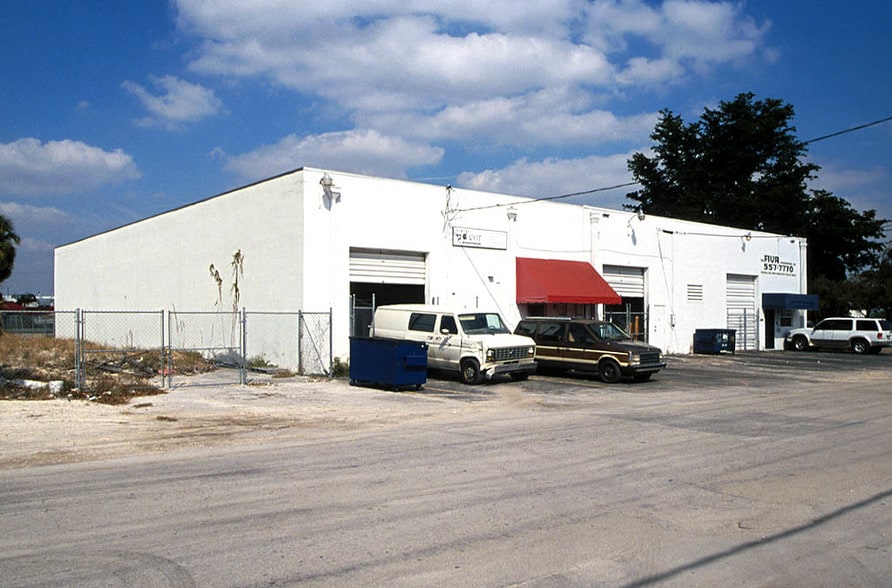 460 W 84th St, Hialeah, FL à louer - Photo du bâtiment - Image 3 de 20