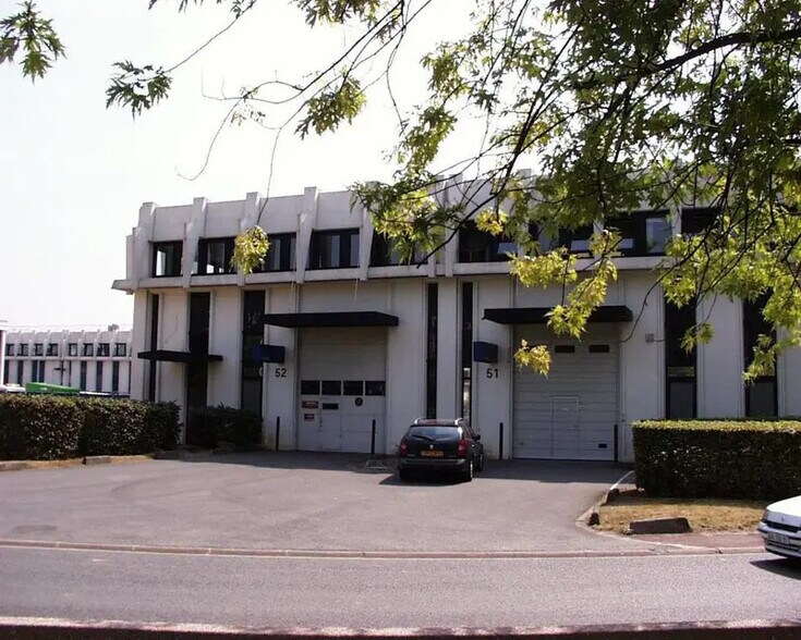 Flex dans Évry-Courcouronnes à louer - Photo du bâtiment - Image 2 de 9