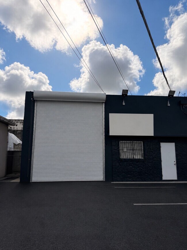 More details for 2041 NW 23rd Ave, Miami, FL - Industrial for Lease