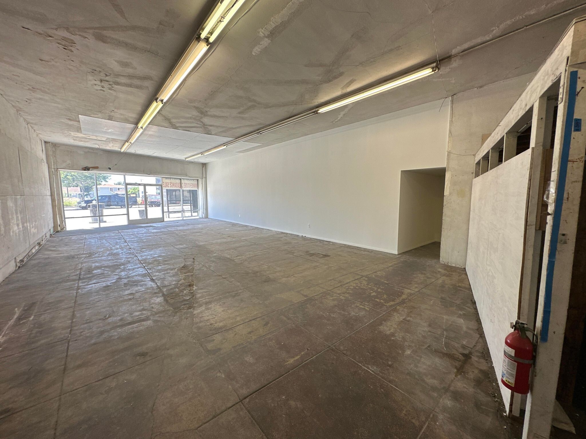5300-5328 Long Beach Blvd, Long Beach, CA for lease Interior Photo- Image 1 of 3