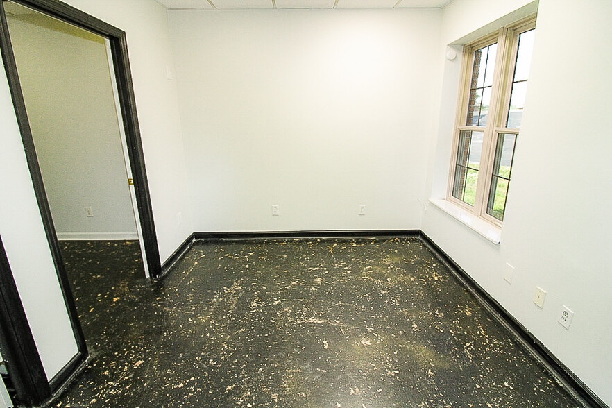 5317 Stanton Rd, Knoxville, TN à louer - Photo du bâtiment - Image 2 de 23