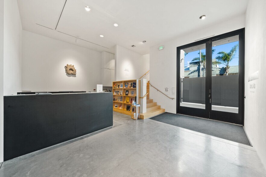 45 N Venice Blvd, Venice, CA à louer - Photo du bâtiment - Image 2 de 6