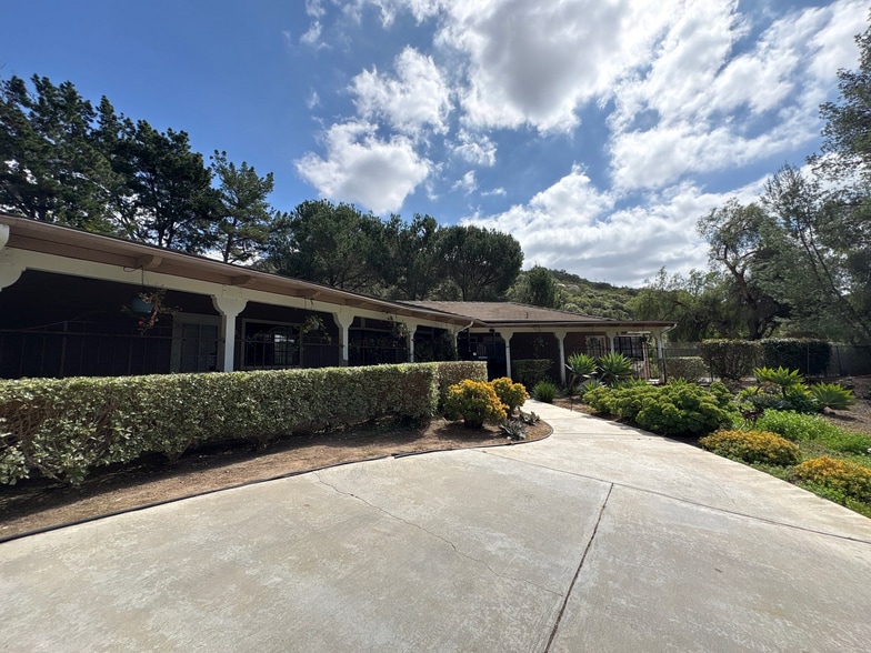 12725 Monte Vista Ct, Poway, CA for sale - Primary Photo - Image 2 of 2