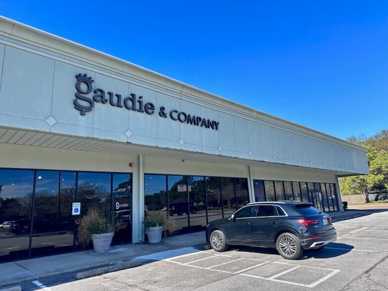 6025 Phelan Blvd, Beaumont, TX à louer - Photo du bâtiment - Image 2 de 5